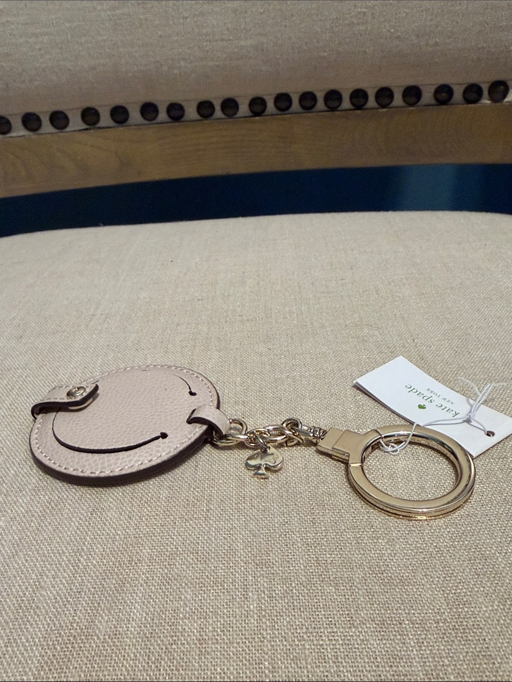 kate spade Blush Pink Pebbled Leather Round Mirror/Key Chain - Picture 2 of 8
